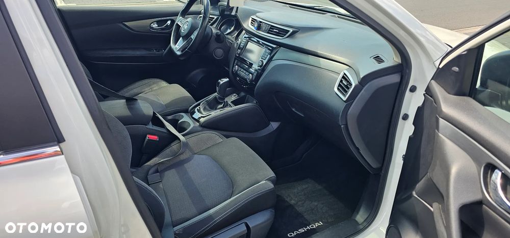 Nissan Qashqai 1.6 DCi Xtronic N-Connecta - 18
