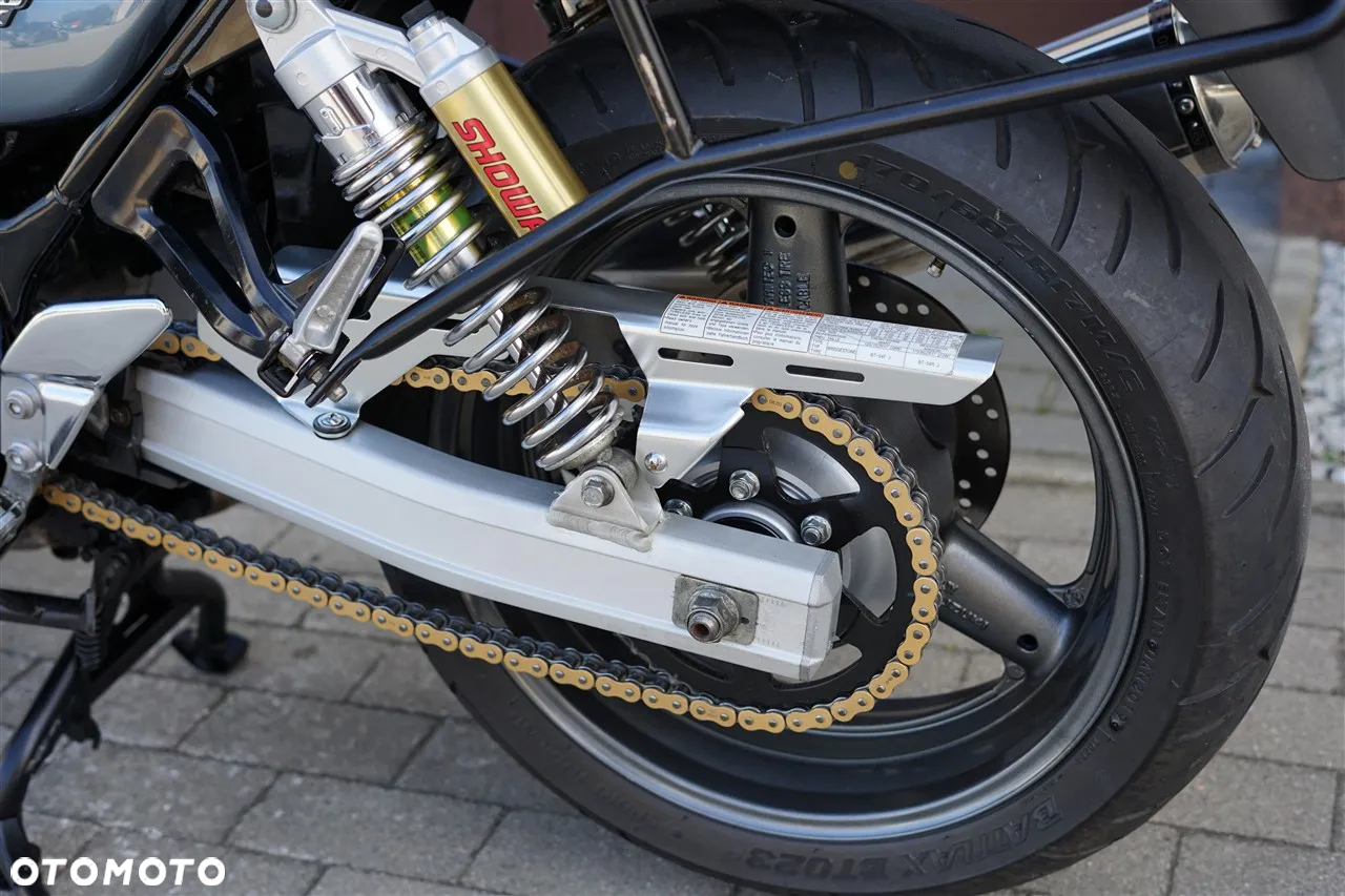 Suzuki GSX - 26