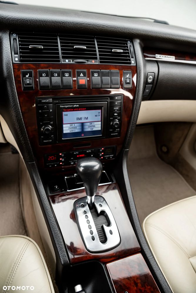 Audi A8 - 30