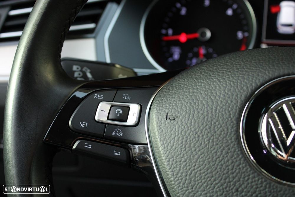 VW Passat Variant 2.0 TDi Highline DSG - 15