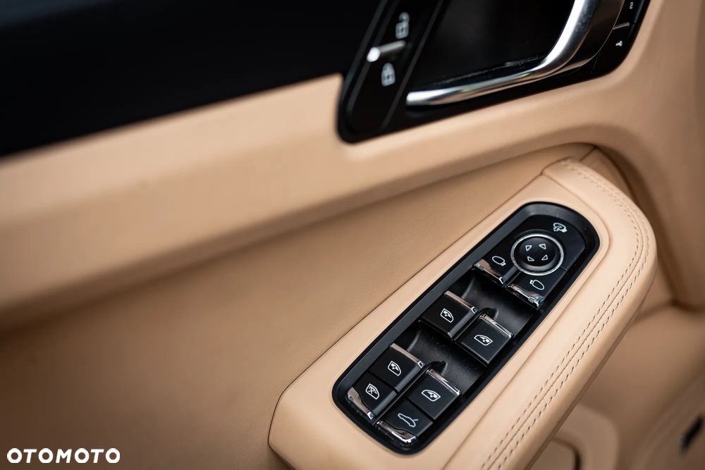 Porsche Macan T - 28