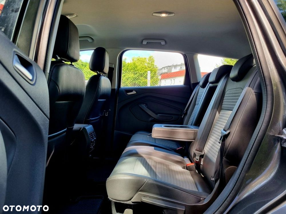 Ford Kuga 1.5 EcoBoost 2x4 Titanium - 10