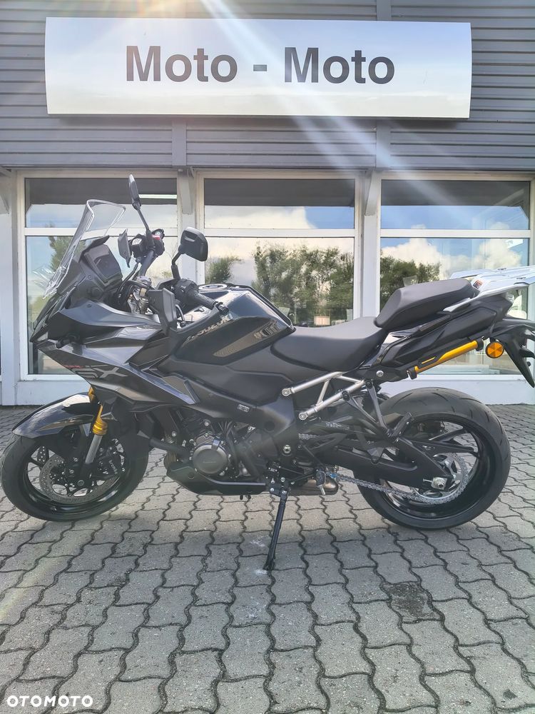 Suzuki GSX - 5