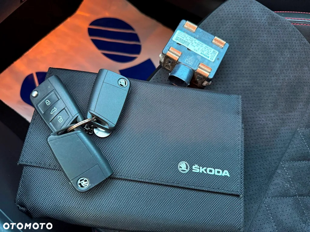 Skoda Octavia Combi 2.0 TSI DSG RS First Edition - 34