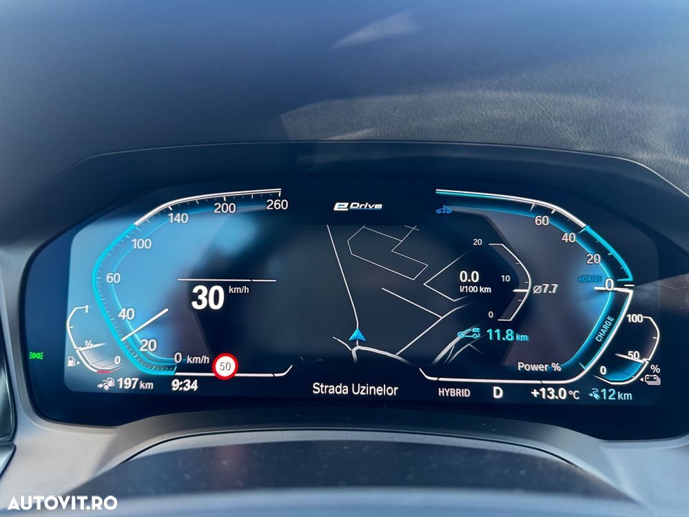 BMW Seria 3 330e Aut. Luxury Line - 29