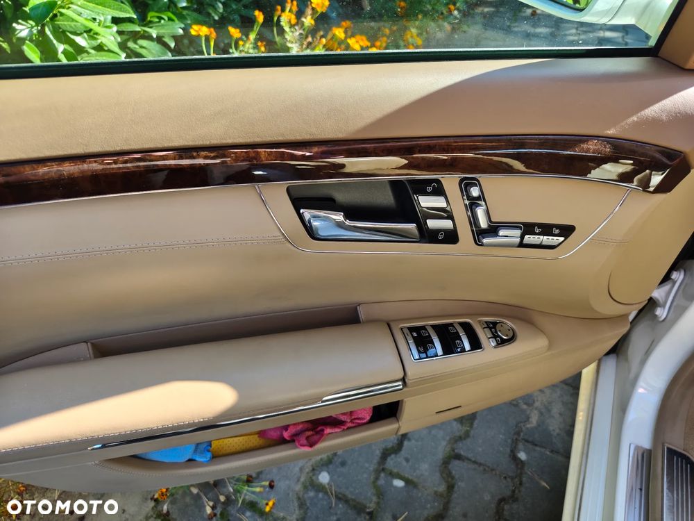 Mercedes-Benz S-Class 2010 photo 4