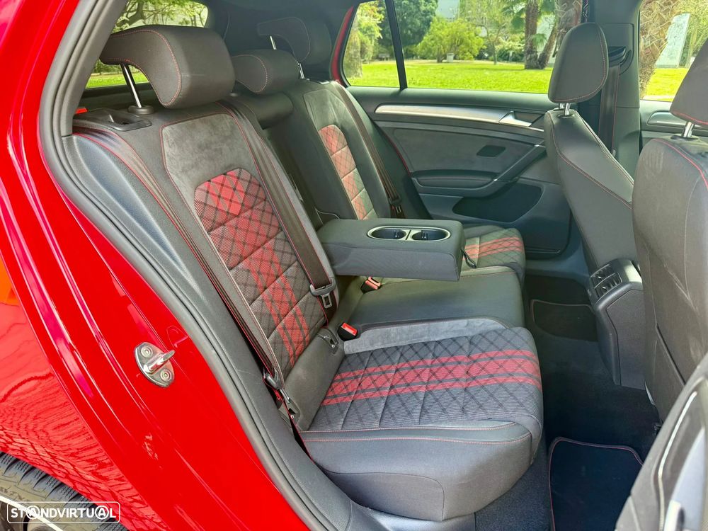 VW Golf GTI TCR 2.0 TSI OPF DSG - 12