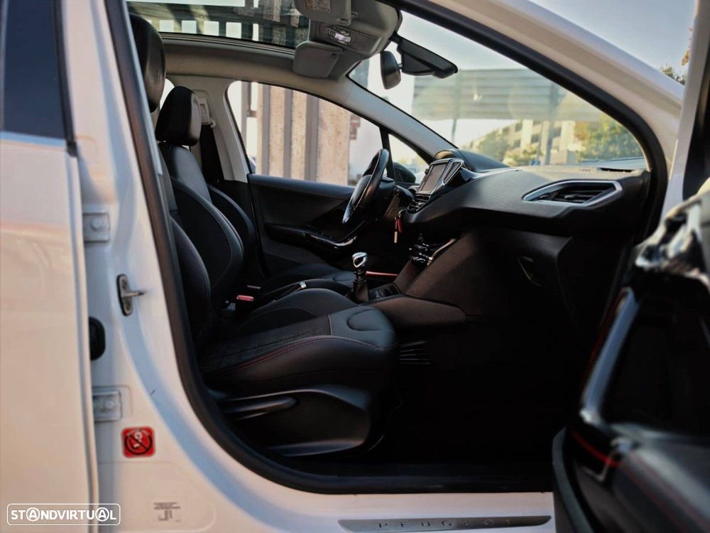 Peugeot 208 1.6 BlueHDi GT Line - 36