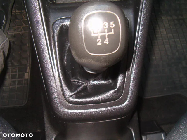 Kia Venga - 31