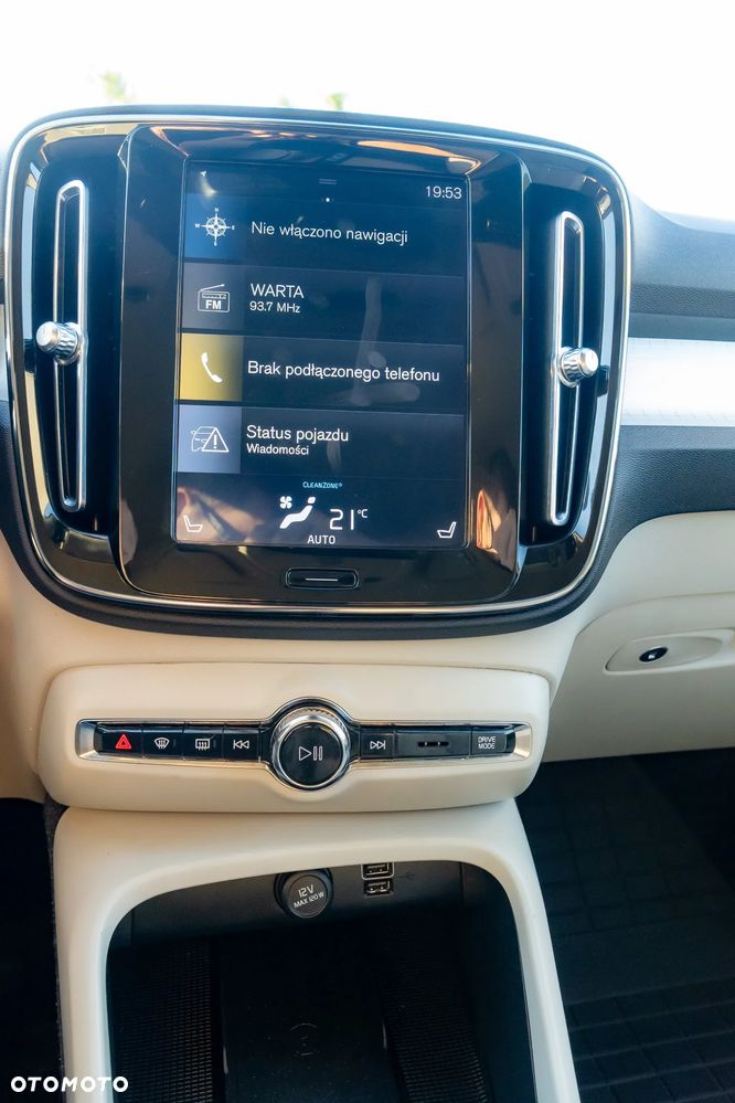 Volvo XC 40 - 24