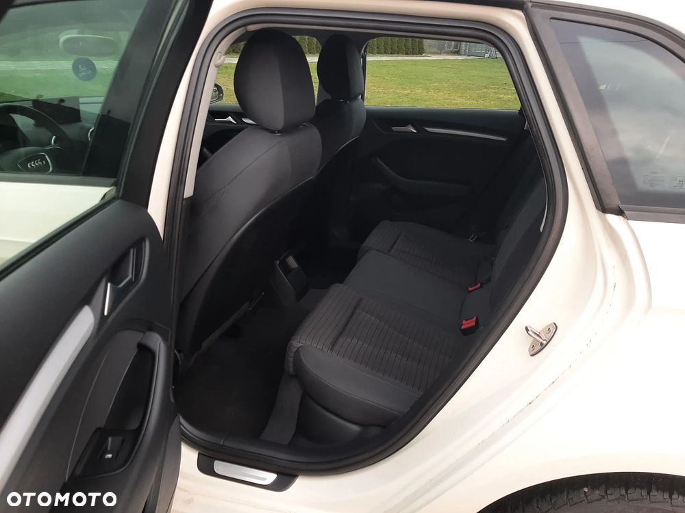 Audi A3 Sportback 2.0 TDI (clean diesel) S line Sportpaket - 23