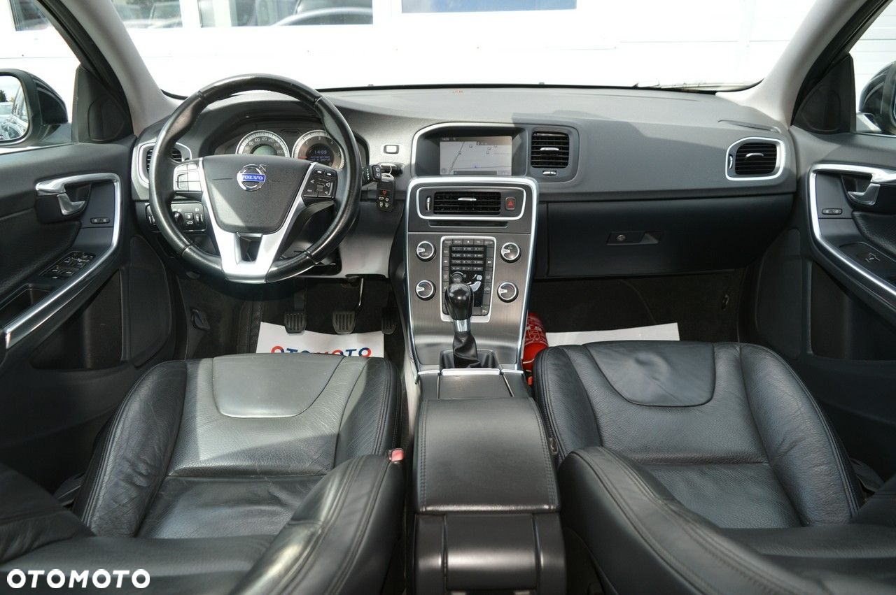 Volvo V60 D3 Momentum - 19