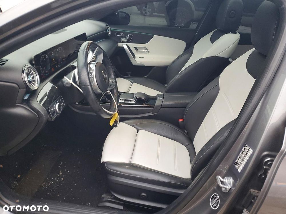Mercedes-Benz Klasa A 220 4Matic 8G-DCT Special Edition - 8