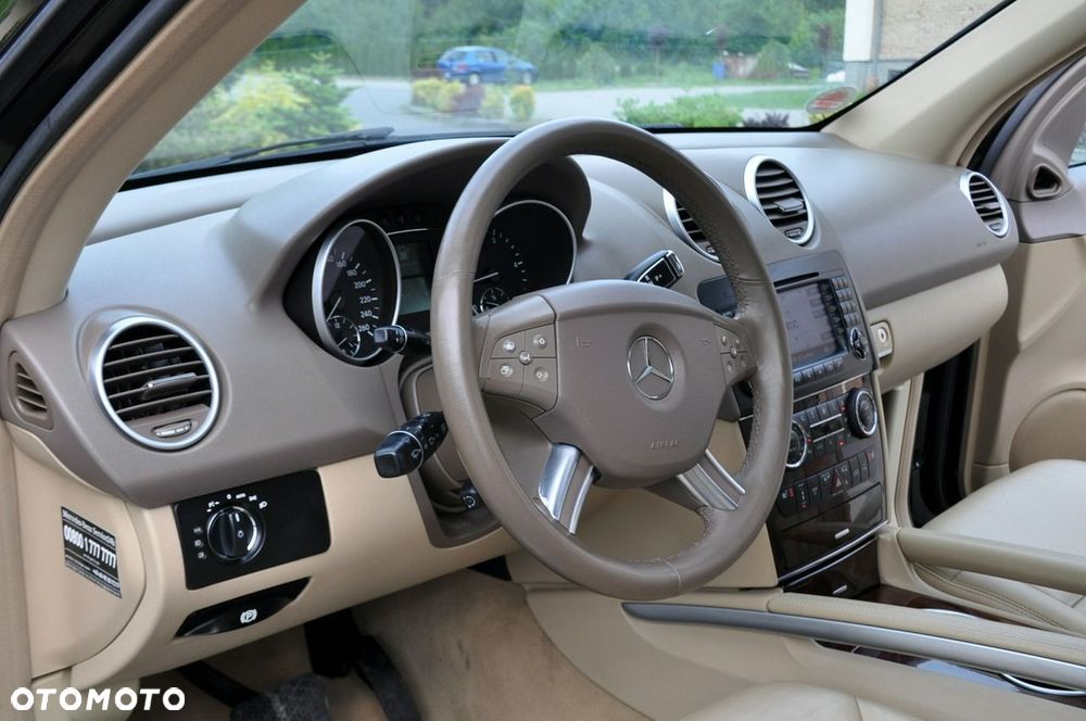 Mercedes-Benz ML - 24