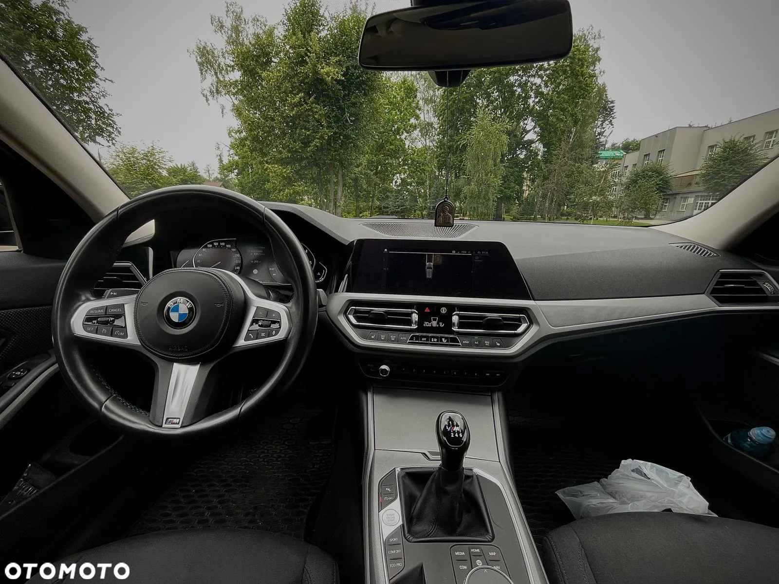 BMW Seria 3 318d Touring - 12