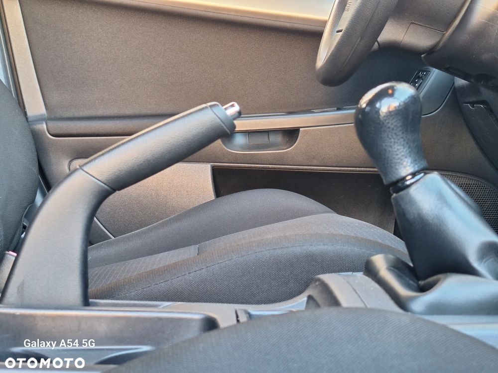 Mitsubishi Lancer 1.5 Inform - 29