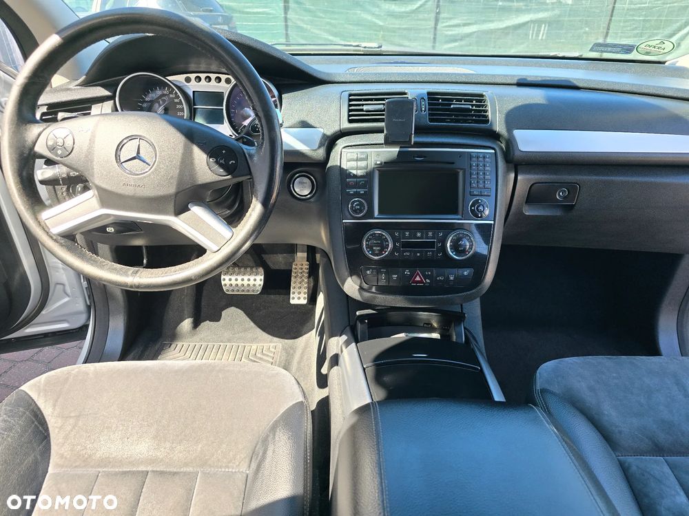 Mercedes-Benz Klasa R 320 CDI L 4-Matic - 29