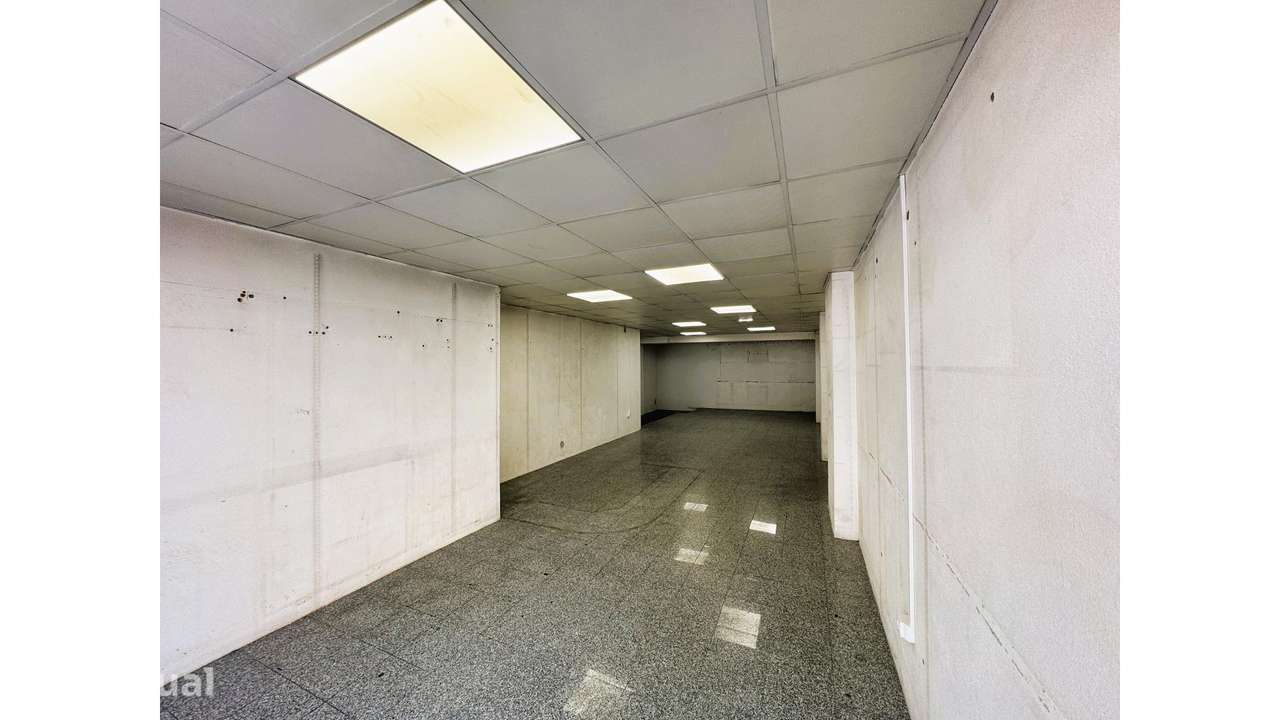 Loja com 149 m² de área total em Sacavém - Grande imagem: 5/19