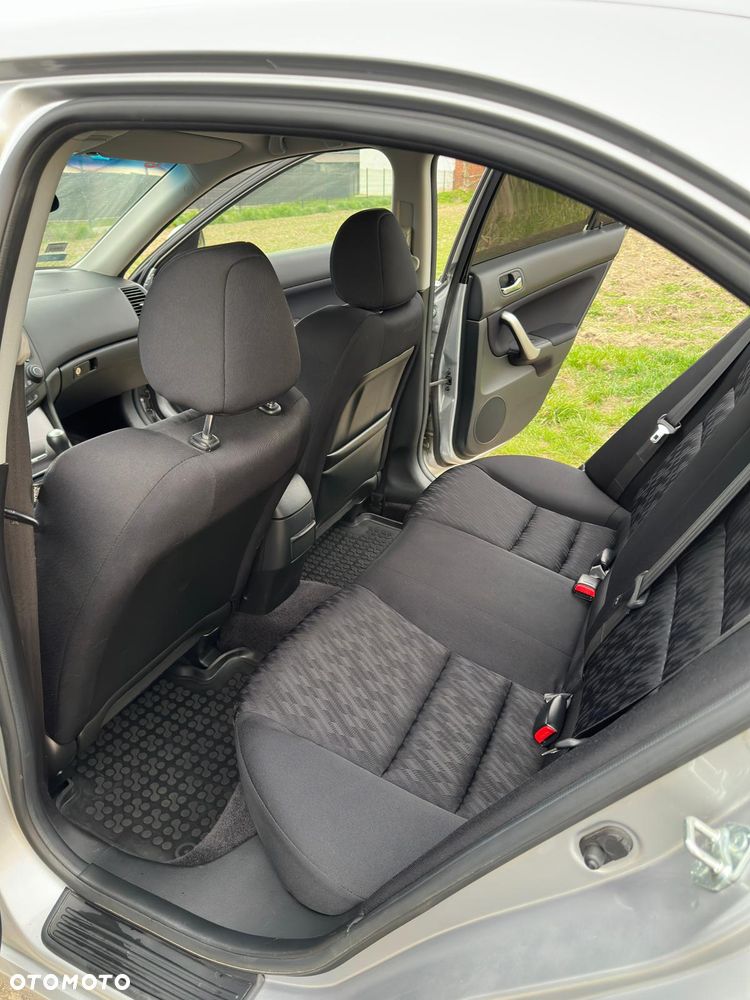 Honda Accord 2.0 Comfort - 32