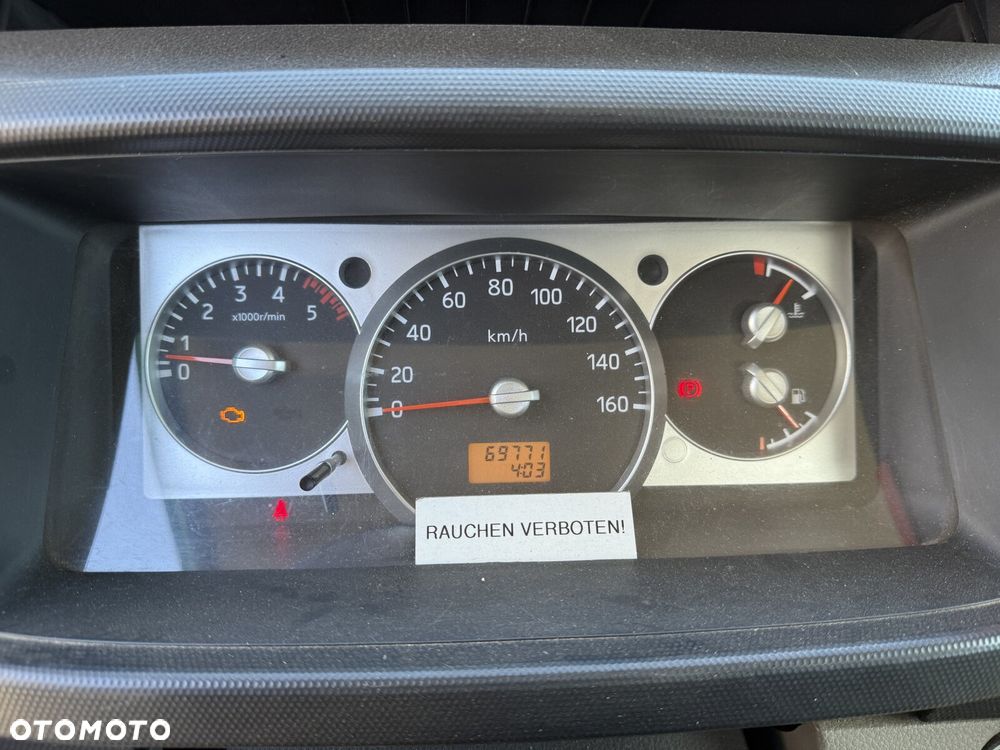 Renault Maxity - 10