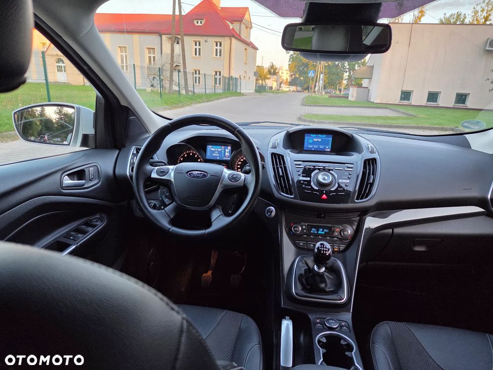 Ford Kuga 1.6 EcoBoost 2x4 Titanium - 11