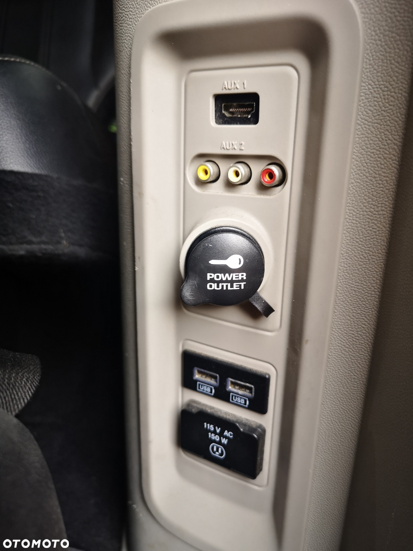 Chrysler Town & Country 3.6 Touring - 27