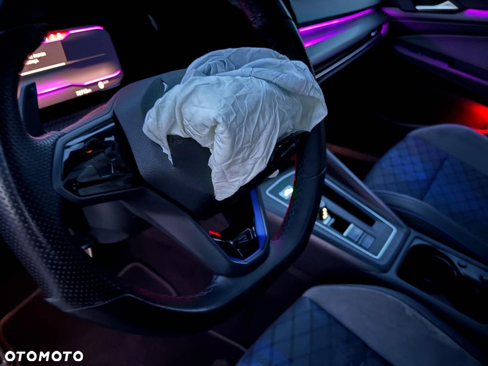 Volkswagen Golf - 15