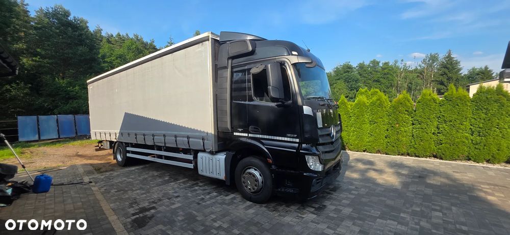 Mercedes-Benz Actros - 1
