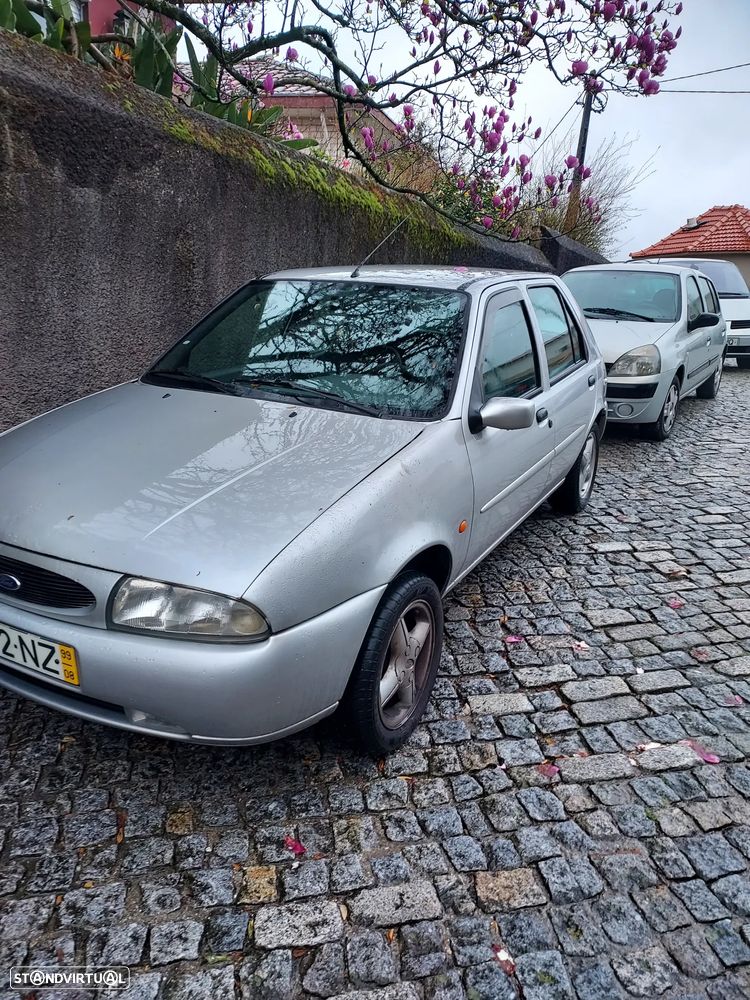 Ford Fiesta 1.25 Techno - 19