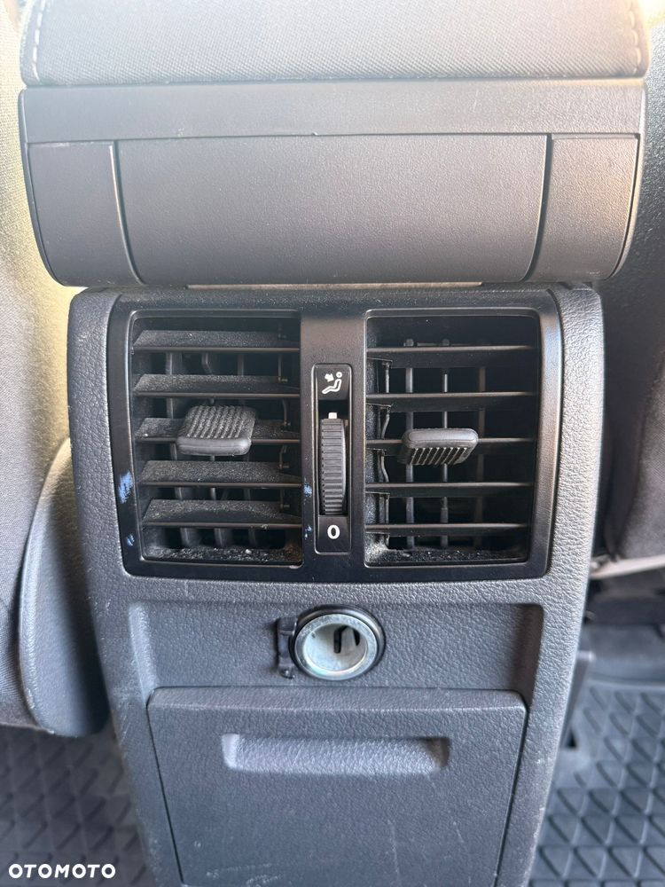 Volkswagen Touran 1.6 TDI DPF Comfortline DSG - 31