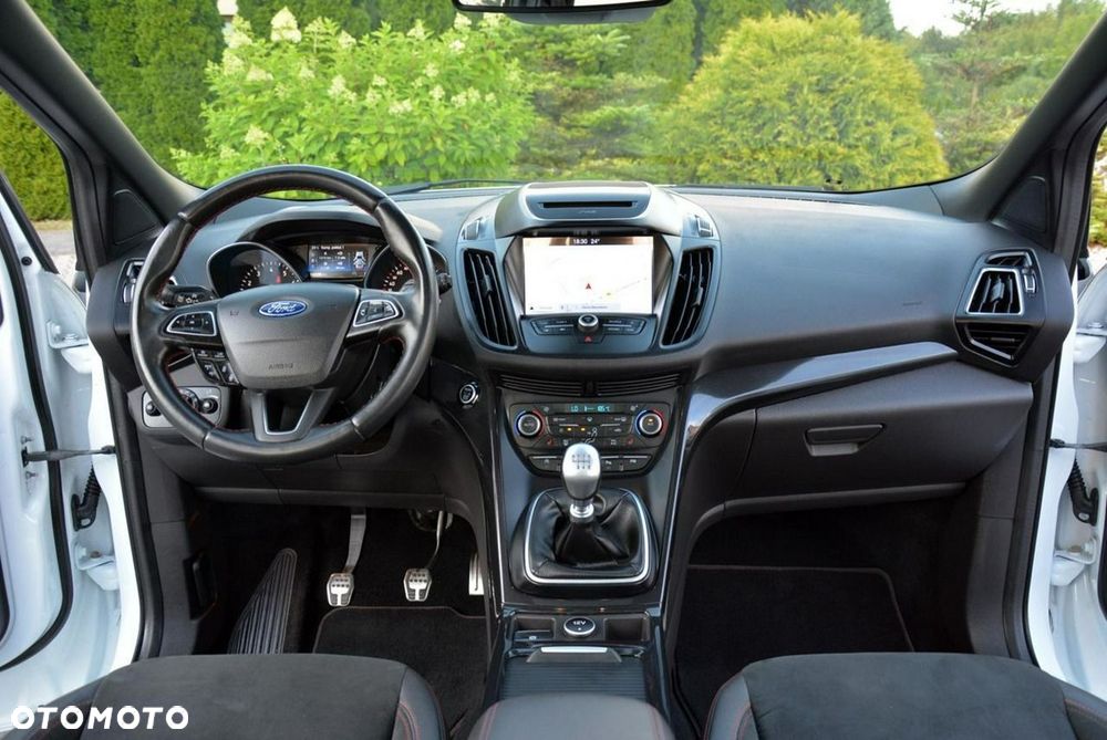 Ford Kuga 1.5 EcoBoost 2x4 ST-Line - 21