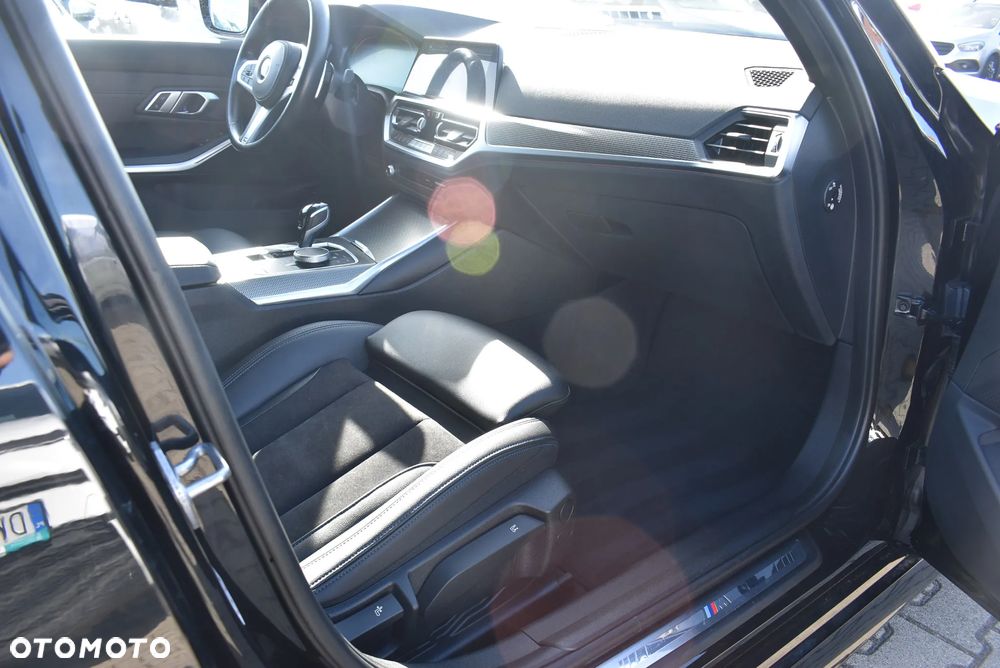 BMW Seria 3 320d xDrive MHEV M Sport sport - 16