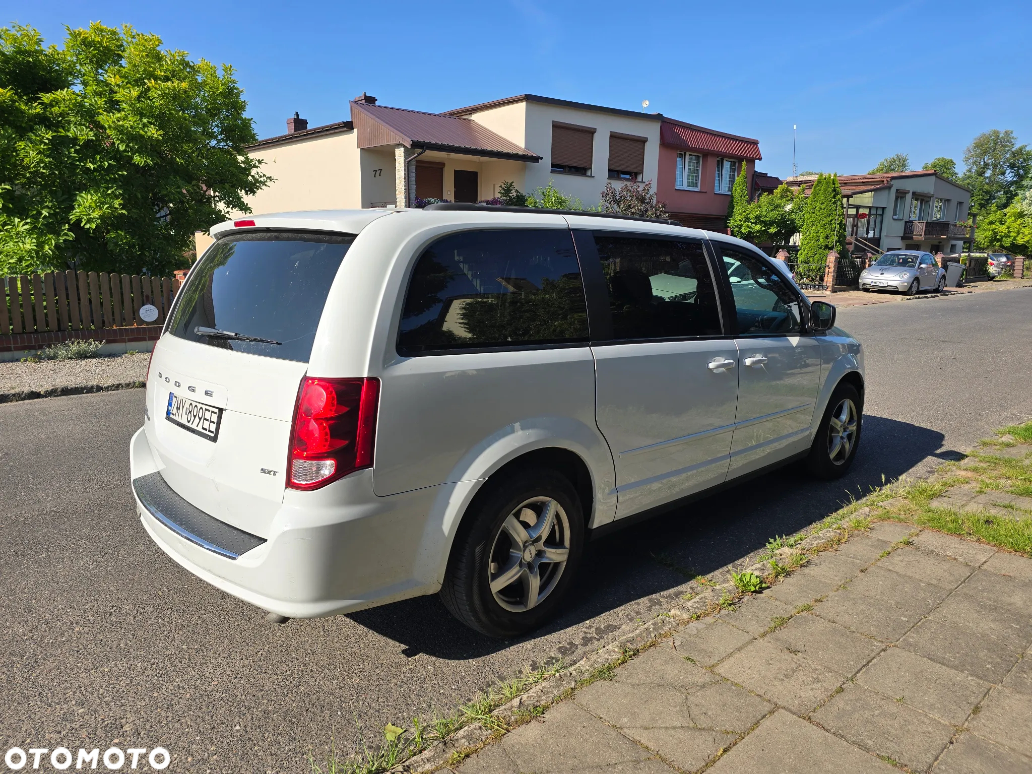 Dodge Grand Caravan - 2