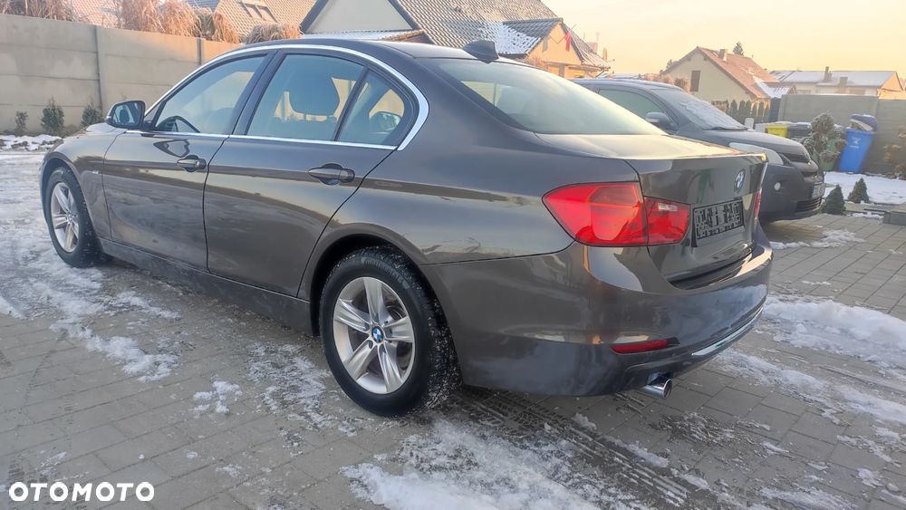 BMW Seria 3 318d Blue Performance - 4