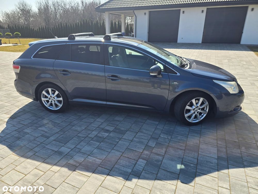 Toyota Avensis 2.2 D-4D Prestige NAVI - 16