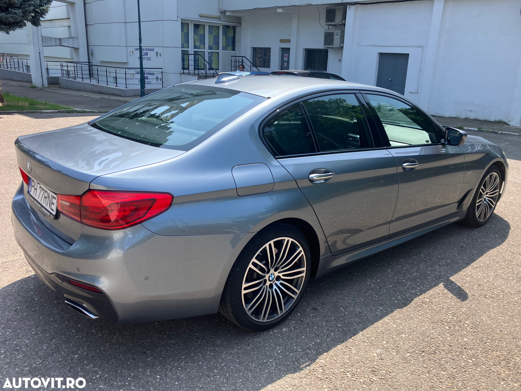 BMW Seria 5 530d xDrive - 12