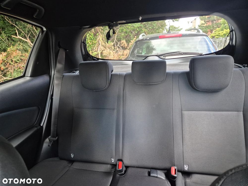 Toyota Yaris Hybrid 100 Selection - 23
