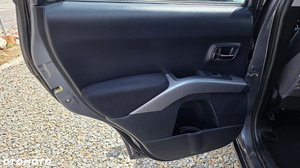 Mitsubishi Outlander 2.0 DI-D 4WD Inform - 17