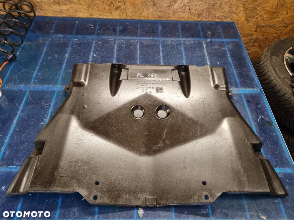Osłona podwozia skrzyni Mercedes ML w163 lift - 2