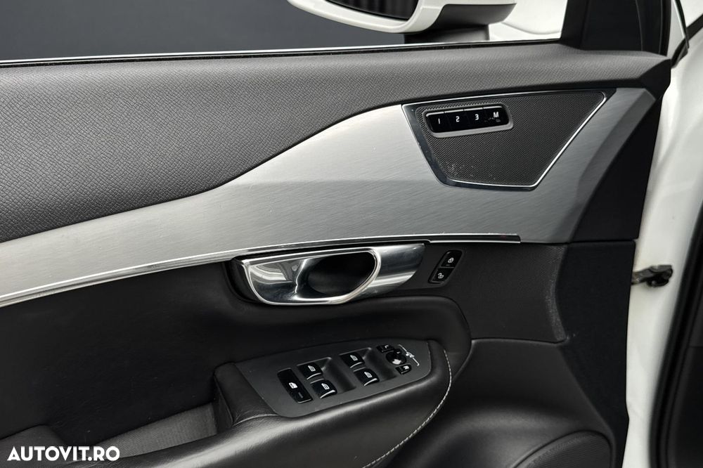 Volvo XC 90 - 22
