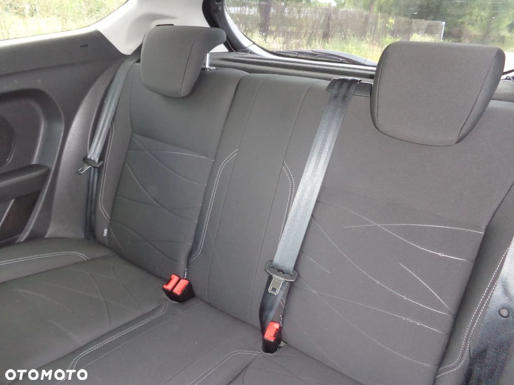 Ford Fiesta 1.0 Champions Edition - 19