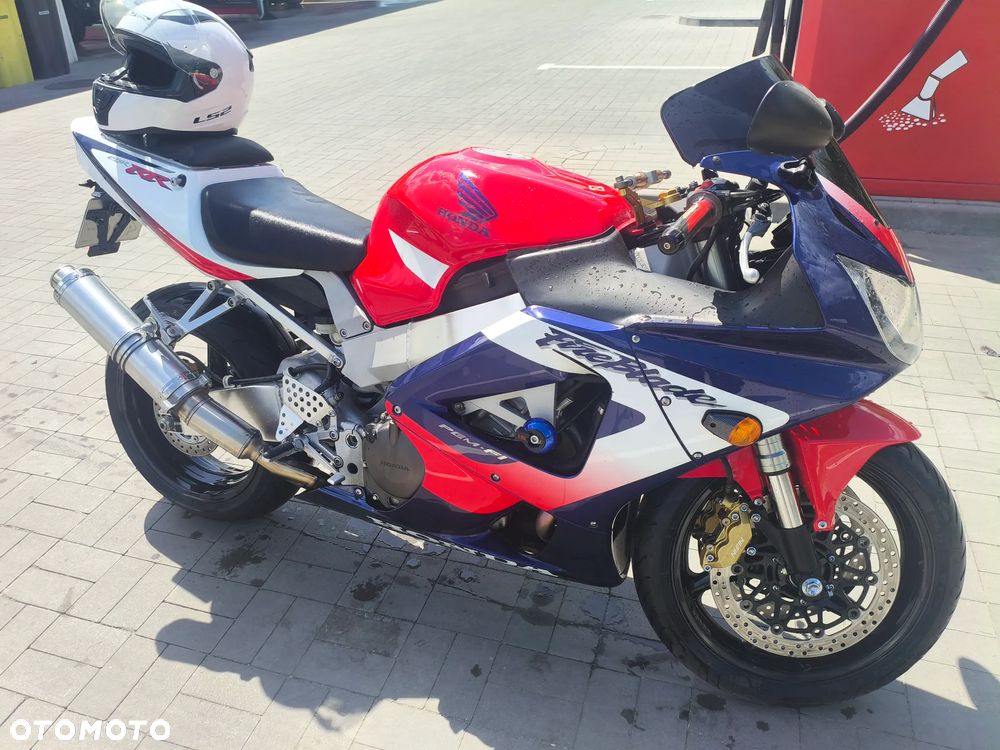 Honda CBR - 1