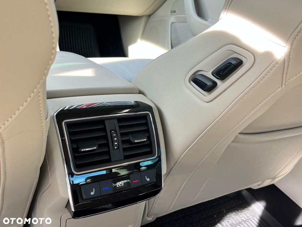 Skoda Superb 2.0 TDI SCR L&K DSG - 32