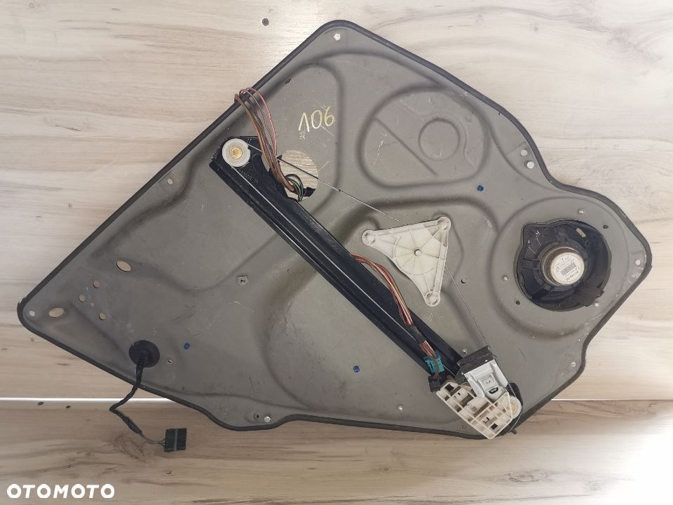 Podnośnik szyby prawy tył W169 Europa - 2