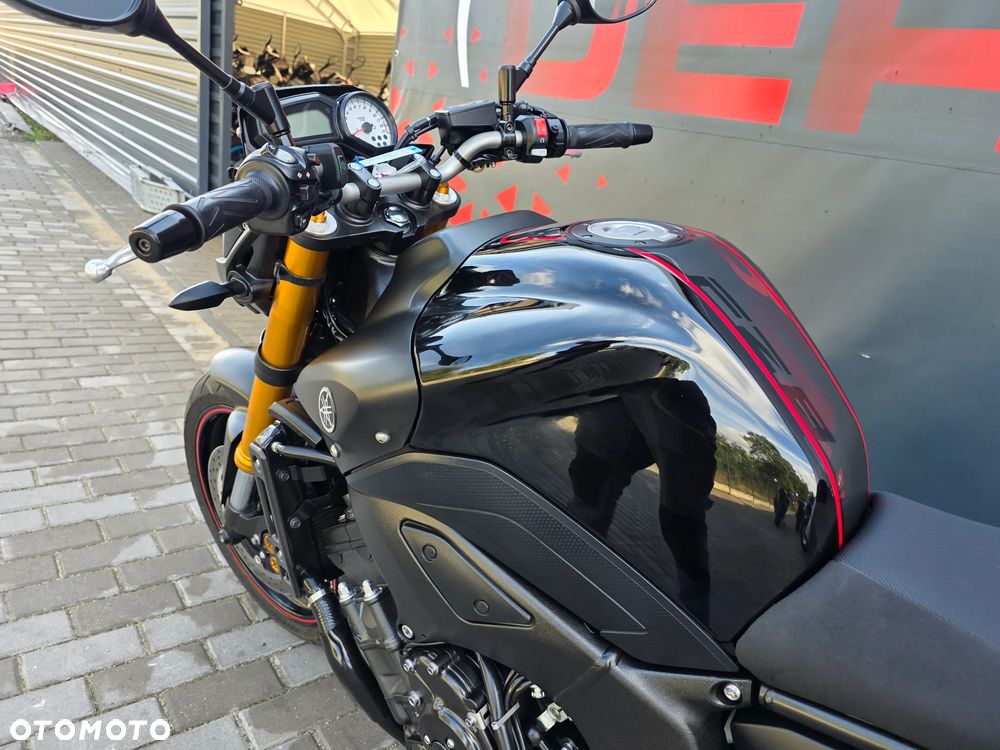 Yamaha FZ8 - 10