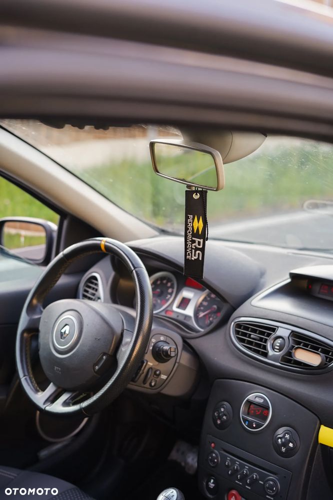 Renault Clio Sport F1-Team R27 - 8