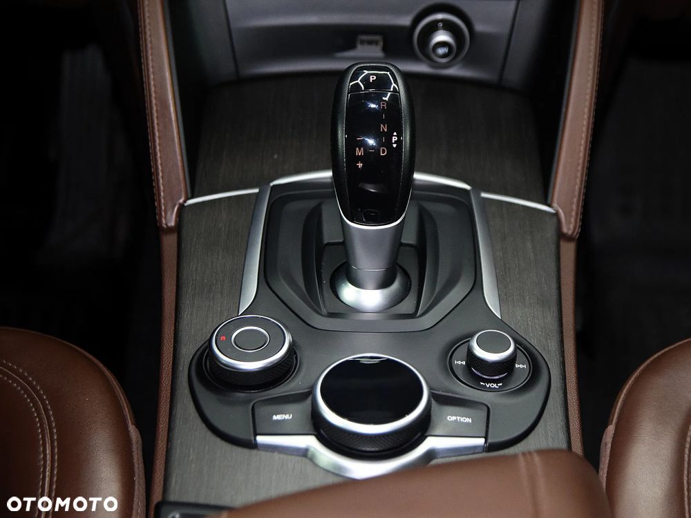 Alfa Romeo Stelvio 2.0 Turbo Executive Q4 - 24