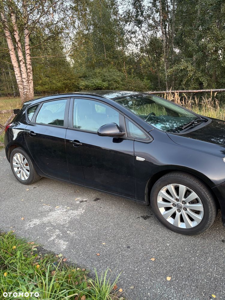 Opel Astra IV 1.6 T Cosmo - 16