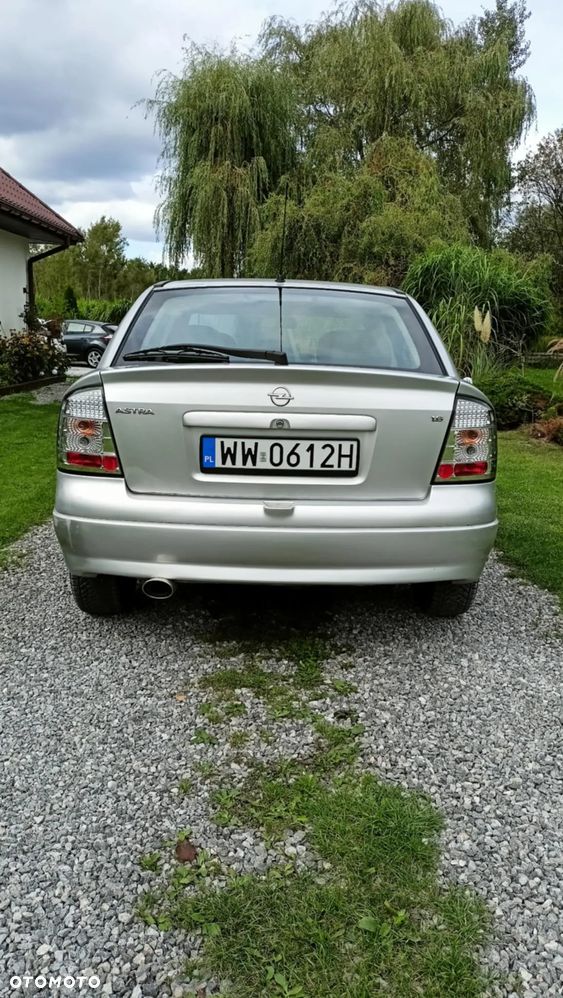 Opel Astra 1.6 - 8