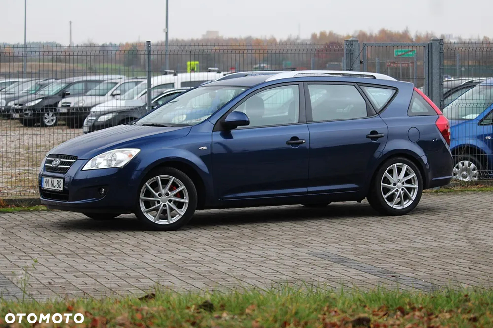 Kia Ceed - 8